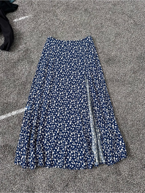 Dresses & Skirts - Reformation Zoe Side Slit Midi Skirt